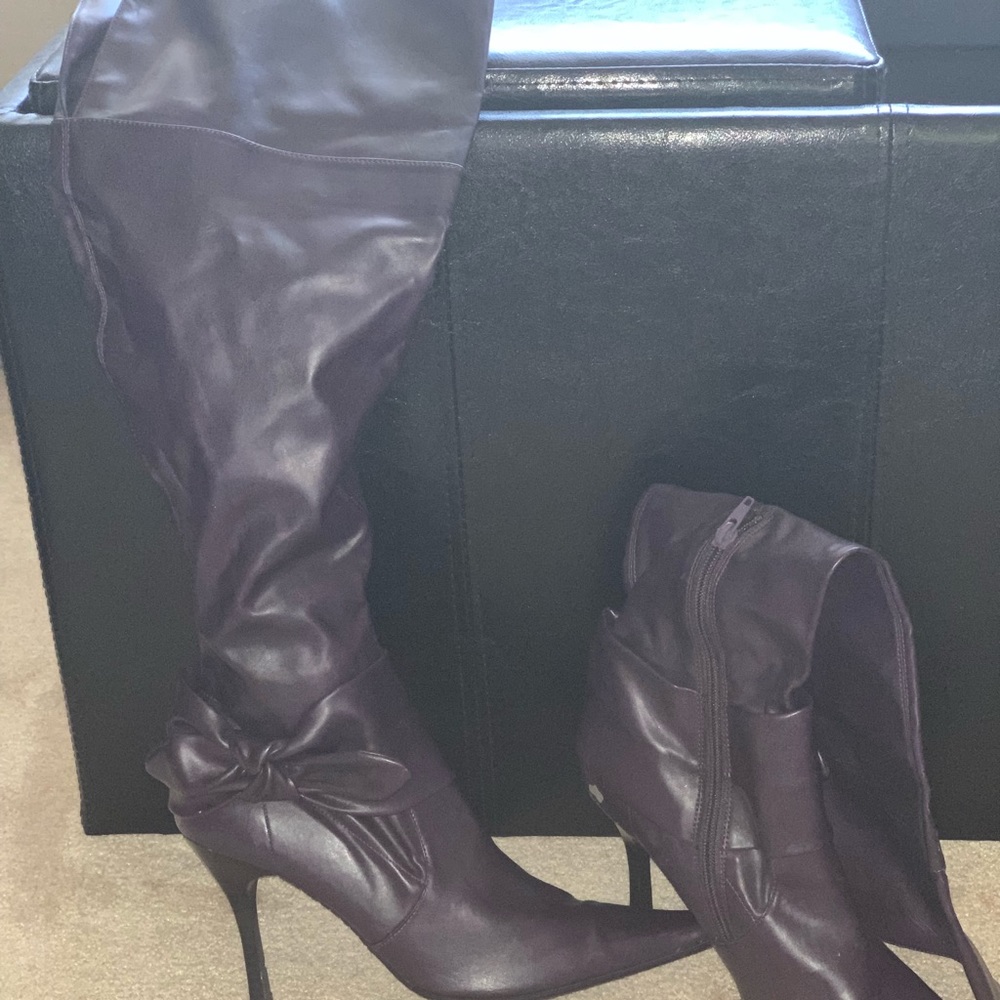 Dark Purple Knee High Heeled Boots